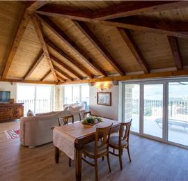 1 Bedroom Apartment with 2 Shared Pools, sleeps 2